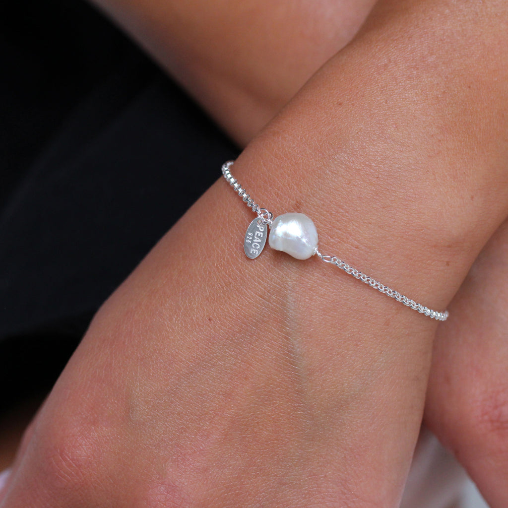 Bracelet chaîne rolo en argent sterling avec perle d'eau douce naturelle