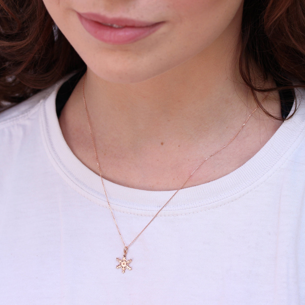 Collier flocon de neige d'hiver en or rose 9 carats sur chaîne de 40 à 50 cm