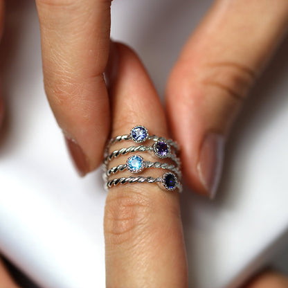 Ensemble de bagues empilables en argent sterling avec zircones cubiques torsadées violettes et bleues
