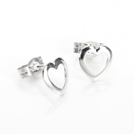 Boucles d'oreilles à tige en argent sterling en forme de cœur ouvert et arrondi