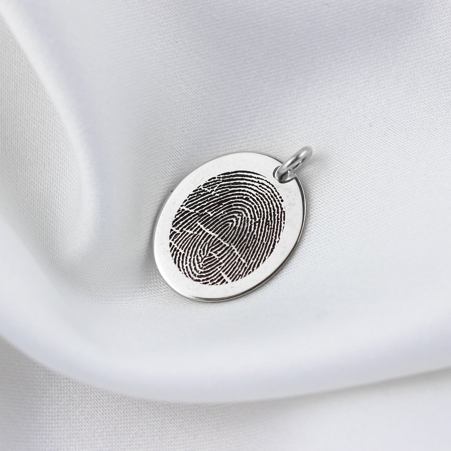 Pendentif ovale personnalisé en argent sterling avec empreinte digitale