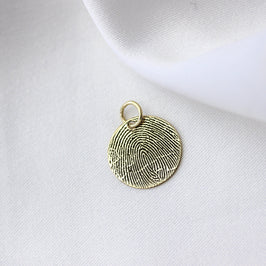Breloque ronde personnalisée en or 9 carats avec empreinte digitale