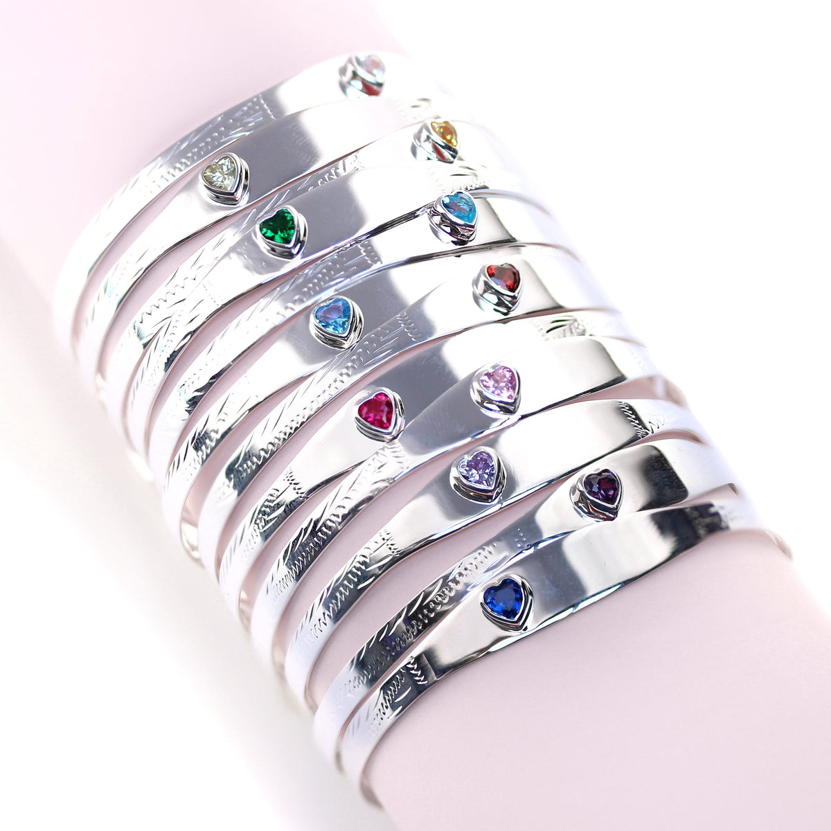 Bracelet jonc en argent sterling et cristal CZ avec pierre de naissance en forme de cœur