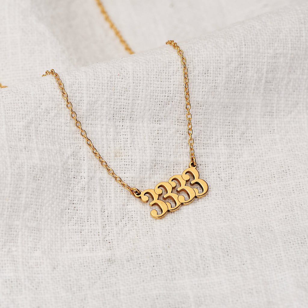 Collier personnalisé en or jaune 9 carats avec numéro d'ange - 45,7 cm