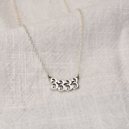 Collier personnalisé en argent sterling avec numéro d'ange
