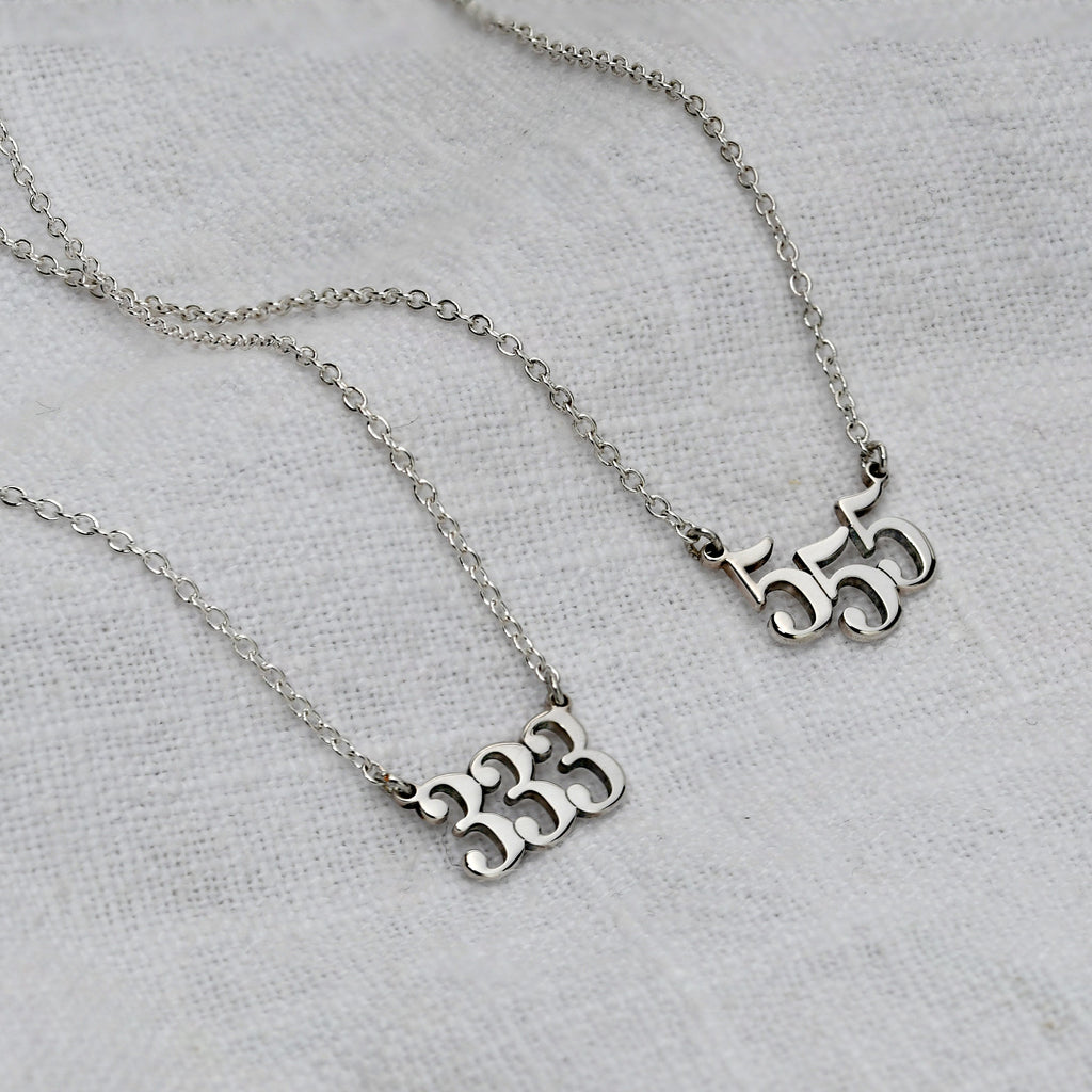 Collier personnalisé en argent sterling avec numéro d'ange
