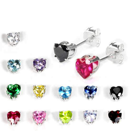 Boucles d'oreilles à tige en argent sterling avec cœur en zircone cubique de 4 mm