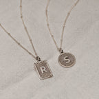 Collier personnalisé en argent sterling avec initiale motif soleil