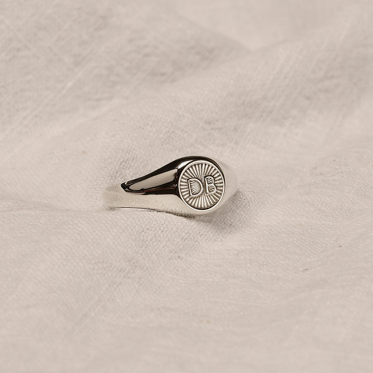 Chevalière ronde personnalisée en argent sterling avec initiale motif soleil, taille 49 à 70